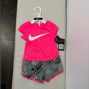 Nike girls two piece set